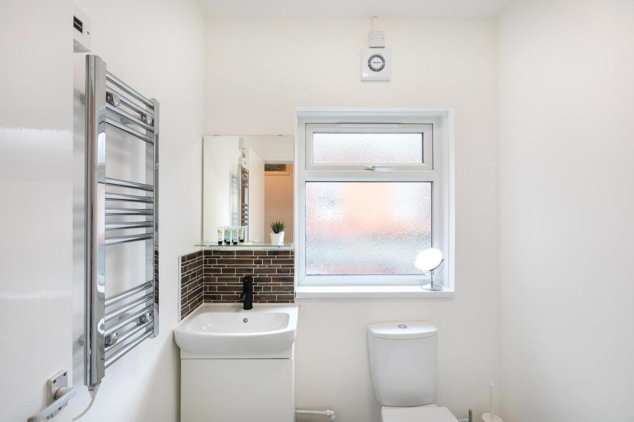 Modern 1-Bedroom Apartment, Beach 5-Min Walk, Free Parking Weymouth Dış mekan fotoğraf