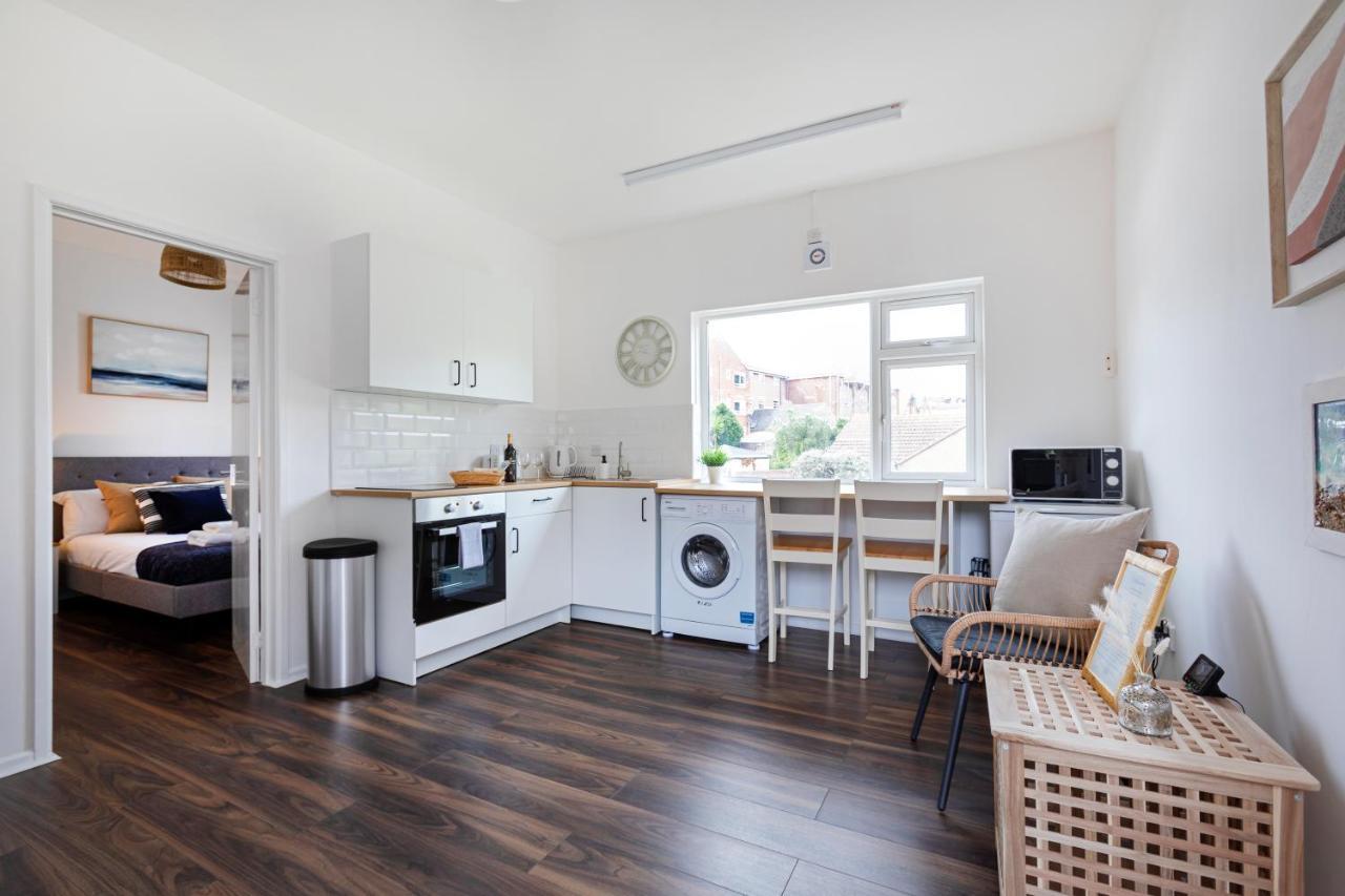 Modern 1-Bedroom Apartment, Beach 5-Min Walk, Free Parking Weymouth Dış mekan fotoğraf
